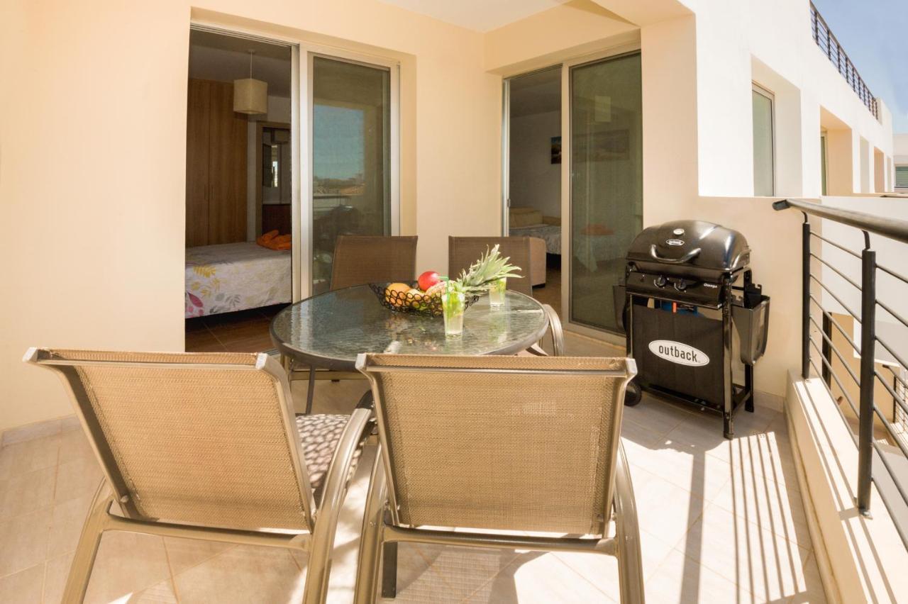 Seabreeze Apartment 200M Away From The Sea Paralimni Esterno foto