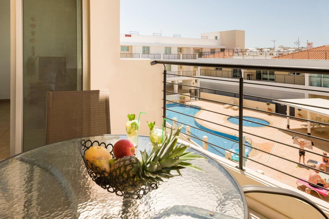 Seabreeze Apartment 200M Away From The Sea Paralimni Esterno foto