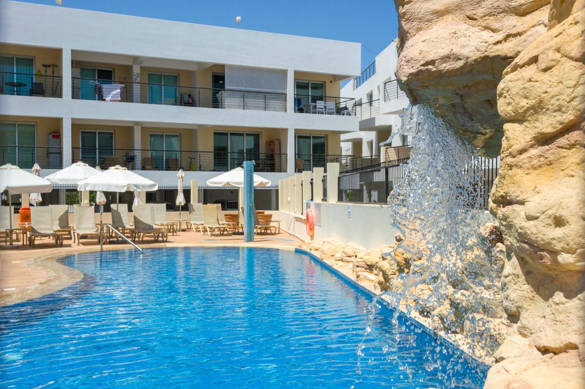 Seabreeze Apartment 200M Away From The Sea Paralimni Esterno foto
